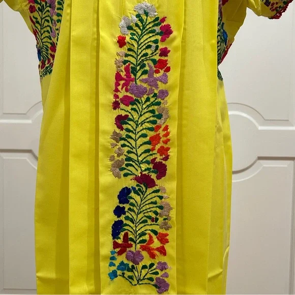 San Antonino Maxi Dress,Oaxaca Mexican dress.Hand Embroidered with Silk Threads. - Picture 4 of 8